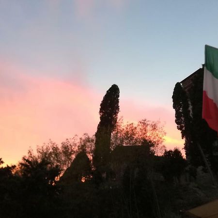 Borgo Della Rocca Bed and Breakfast Montemurlo Buitenkant foto