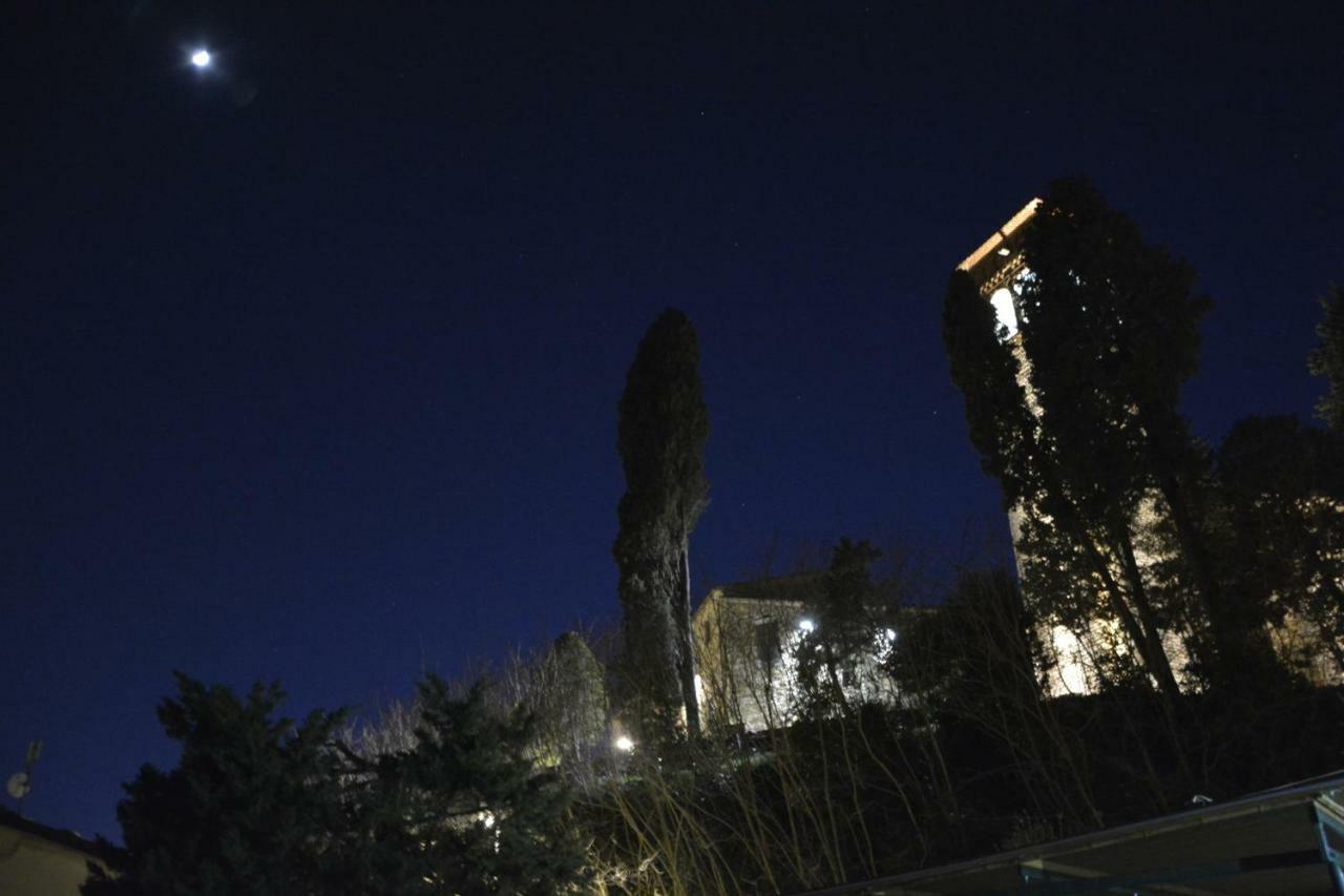 Borgo Della Rocca Bed and Breakfast Montemurlo Buitenkant foto