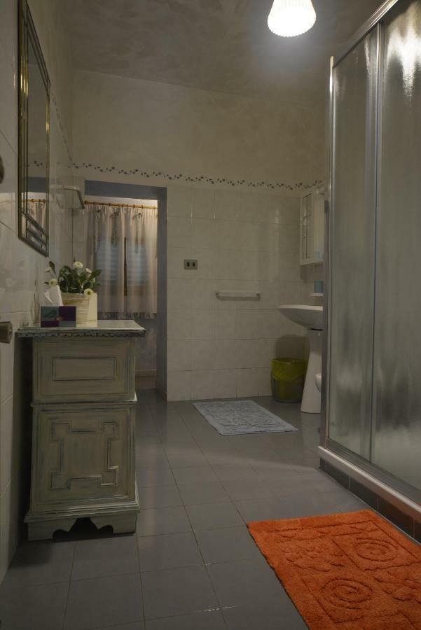 Borgo Della Rocca Bed and Breakfast Montemurlo Buitenkant foto