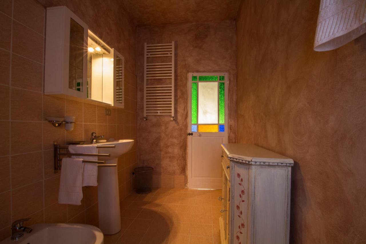Borgo Della Rocca Bed and Breakfast Montemurlo Buitenkant foto