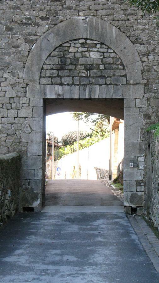 Borgo Della Rocca Bed and Breakfast Montemurlo Buitenkant foto